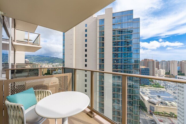 Building Photo - Sky Ala Moana (West) #3305 - Fully Furnished 1 BR/1 BA/1 Parking