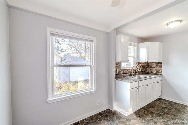 Building Photo - 8126 Standard St