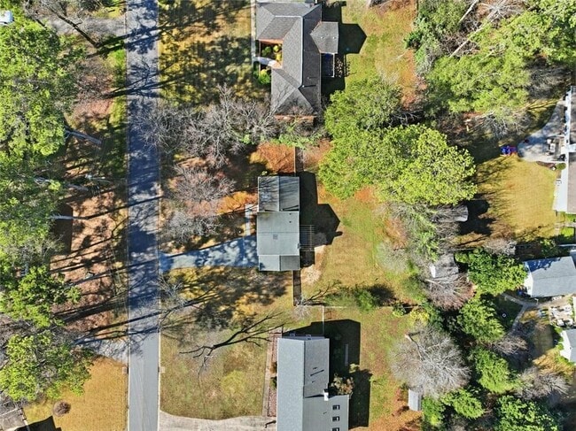 Building Photo - 3400 Elm Creek Dr