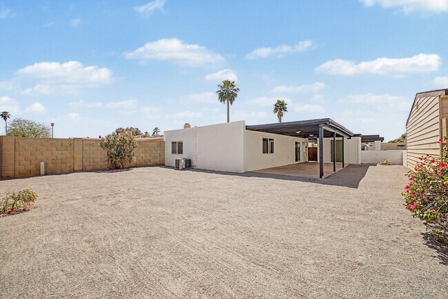 Building Photo - 4127 N 106th Ave