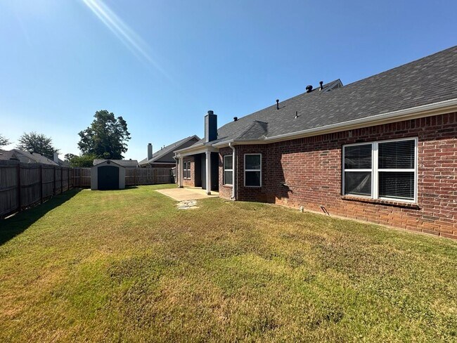 Building Photo - Stunning 4 Bed 3 Bath Home in WHISD!