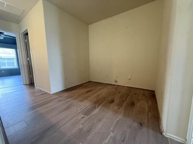 Building Photo - 16623 Newglen Ln