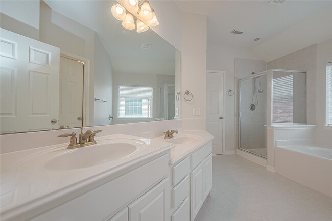 Building Photo - 18118 Billabong Crescent Ct