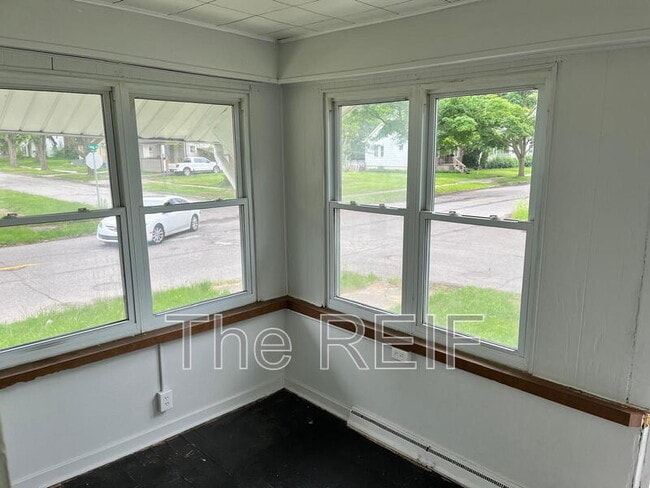 Building Photo - 1553 Illinois Ave