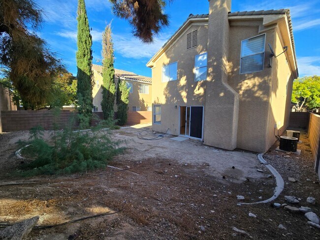 Building Photo - A Fabulous 4 Bedroom Home in Peccole Ranch