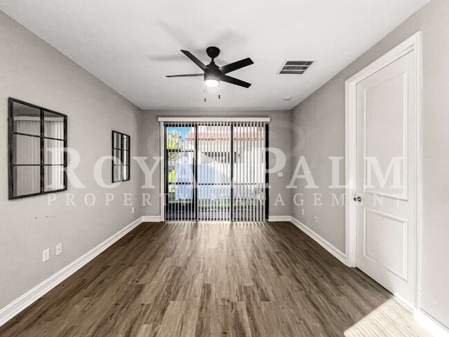 Building Photo - Big on Space, Smart on Layout — 3 bedroom 2.5 bath corner END UNIT pet-friendly townhouse!
