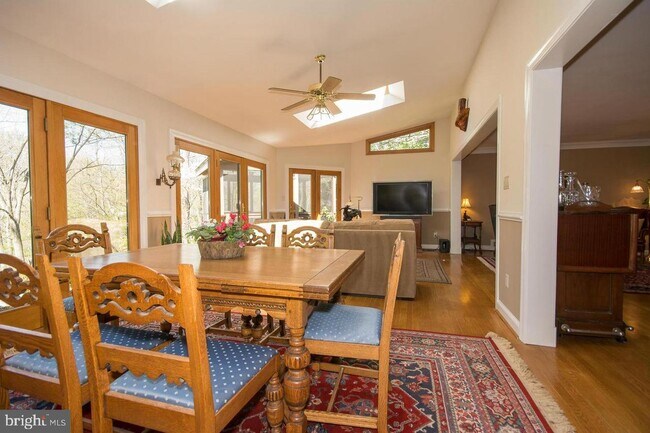 Building Photo - 3253 Juniper Ln