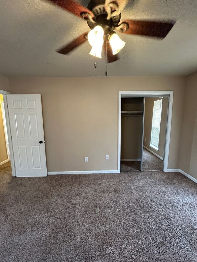 Building Photo - 3 bedroom NOW AVAILABLE in the MAC school ...