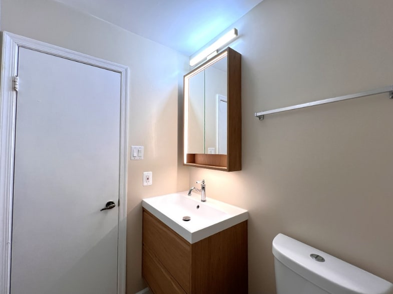 Building Photo - 9894 Burke Pond Ct