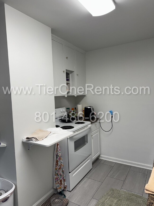 Building Photo - NO DEPOSIT option available for qualified renters!
