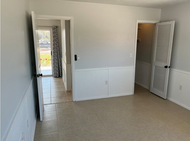 Building Photo - Lost in Paradise USA LLC