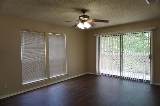 Building Photo - North Central SA - Thousand Oaks / 281 / 1604