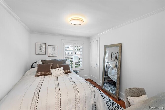 Building Photo - 691 Wallace St