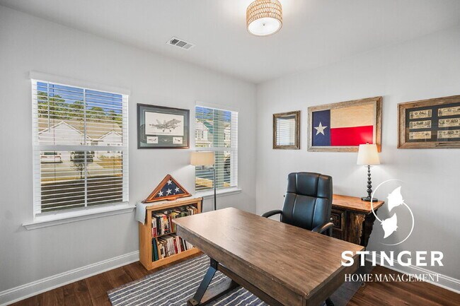 Building Photo - 1174 Danner Dr