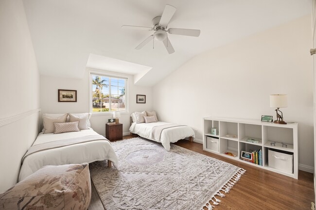 Building Photo - 2510 Santiago St