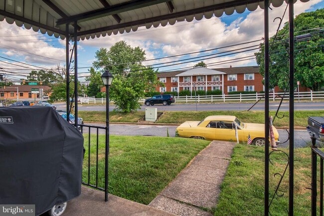 Building Photo - 710 Edmondson Ave