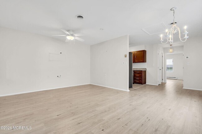 Building Photo - 15 Yorkshire Ct