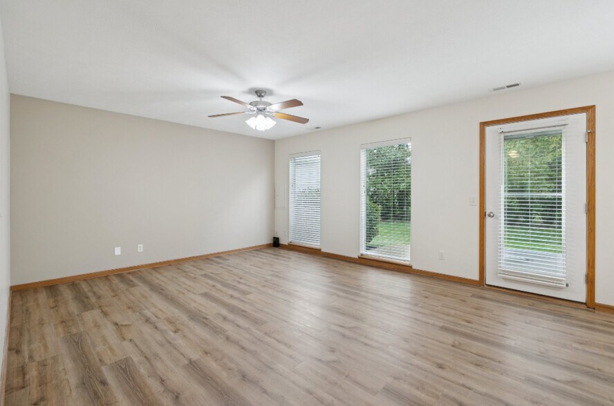 Building Photo - 8743 Remi Dr