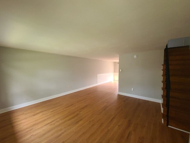 Building Photo - 303 Wisewell Ct