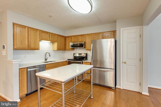 Building Photo - 2542 Piney Pass Way