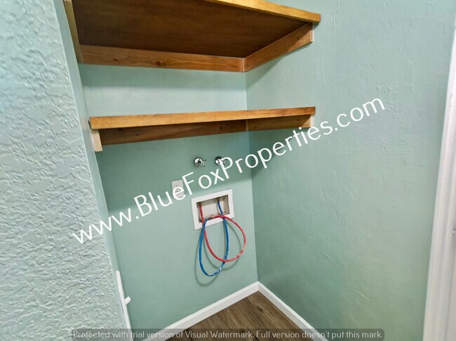 Building Photo - 3310 W Calle Toronja