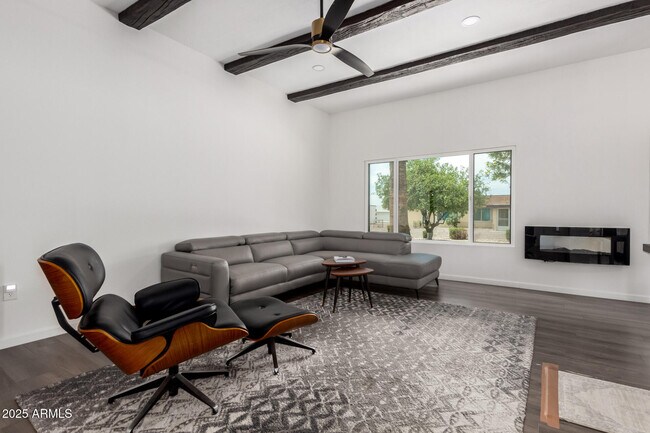 Building Photo - 10313 W Brookside Dr