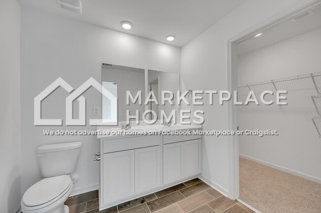 Building Photo - 5030 Pike Lp