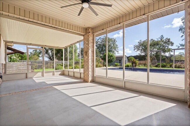 Building Photo - 23904 Tullamore Dr