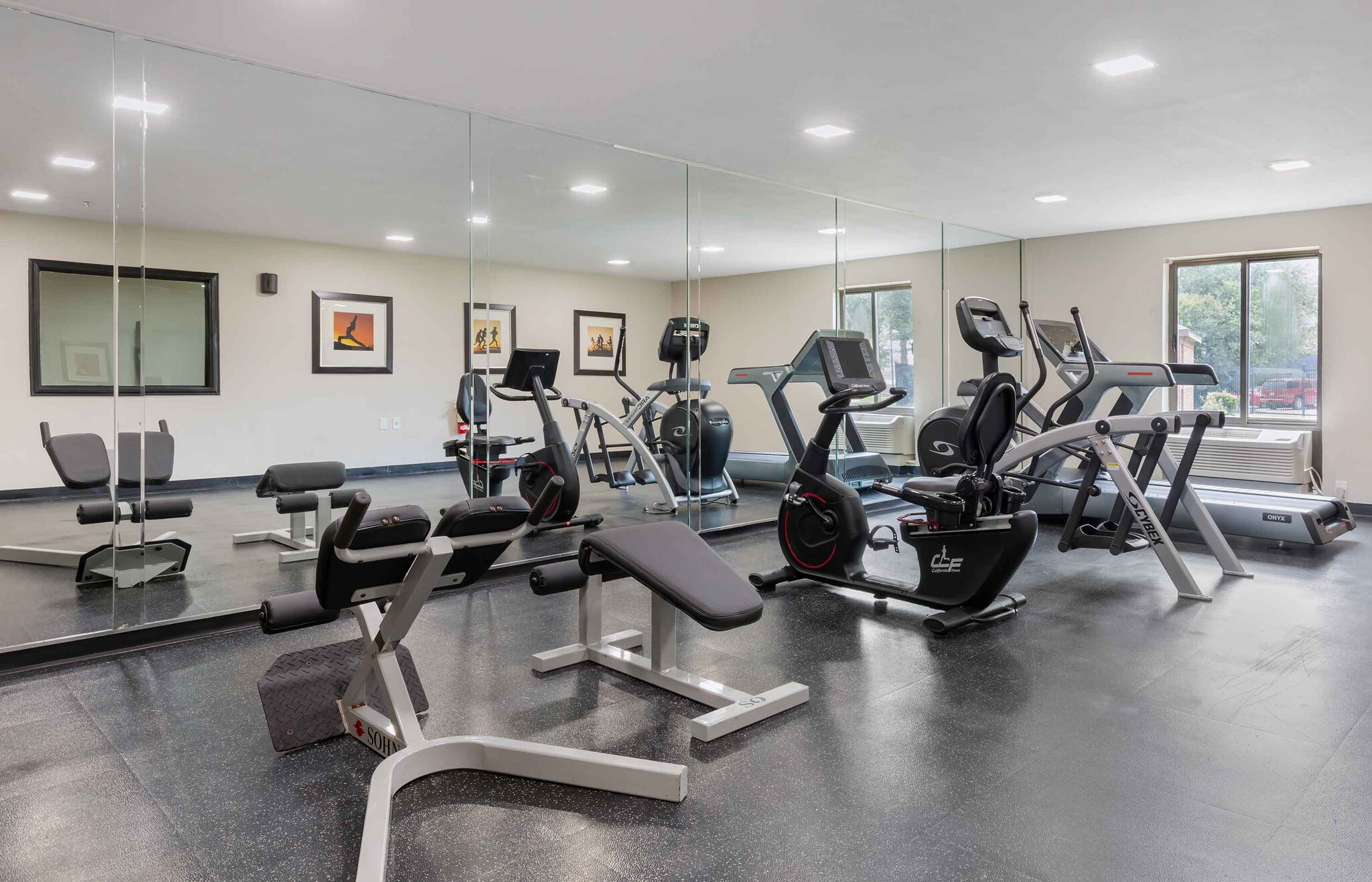 Building Photo - Furnished Studio-Arlington - Six Flags