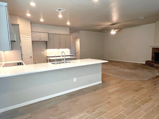 Building Photo - 9807 Viola Ave