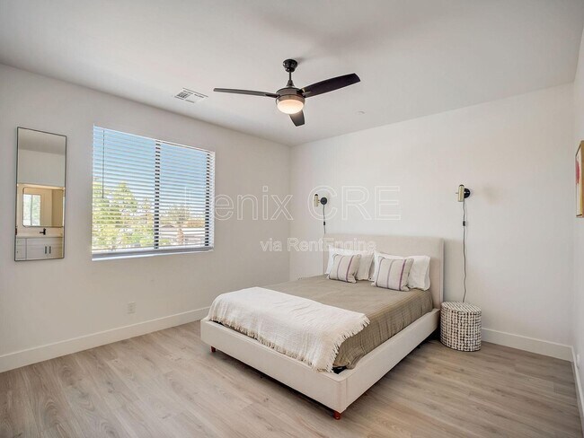 Building Photo - 775 W Coolidge St