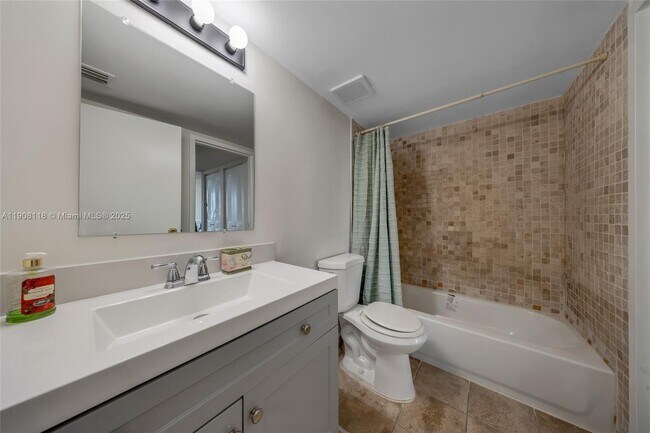 Building Photo - 7601 E Treasure Dr