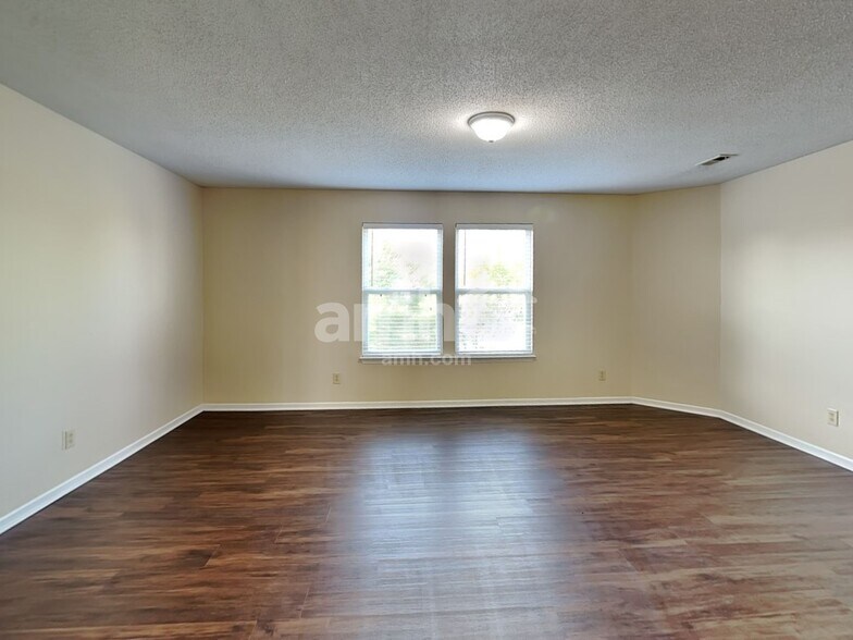 Building Photo - 24 Winterwood Dr