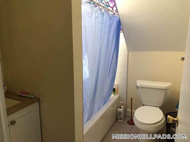 Building Photo - 91-93 Calumet St.