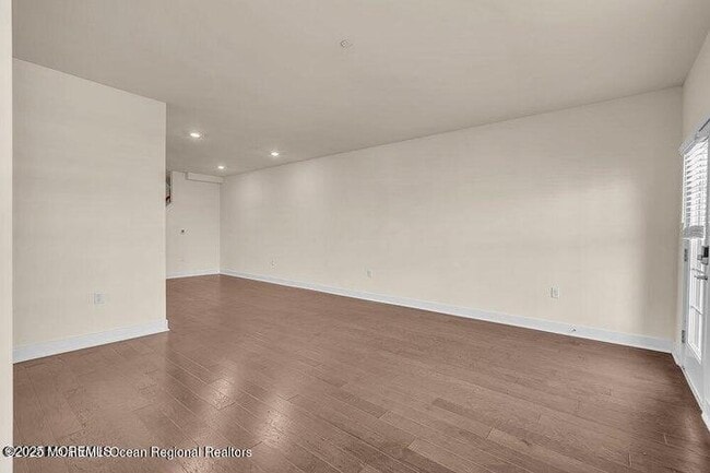 Building Photo - 50 Midway Rd S