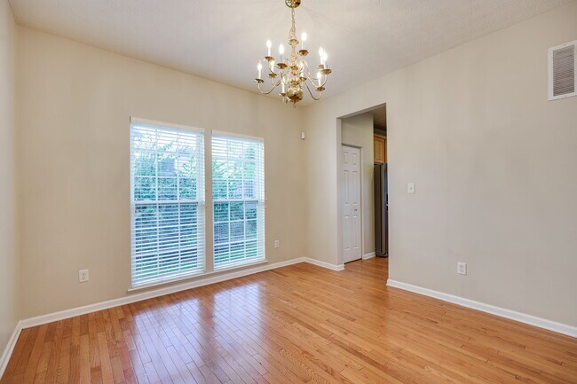 Building Photo - 3594 Armada Dr