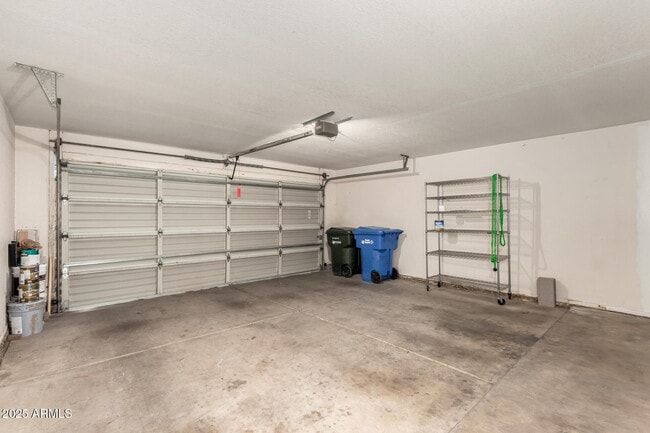 Building Photo - 11860 N 40th Way