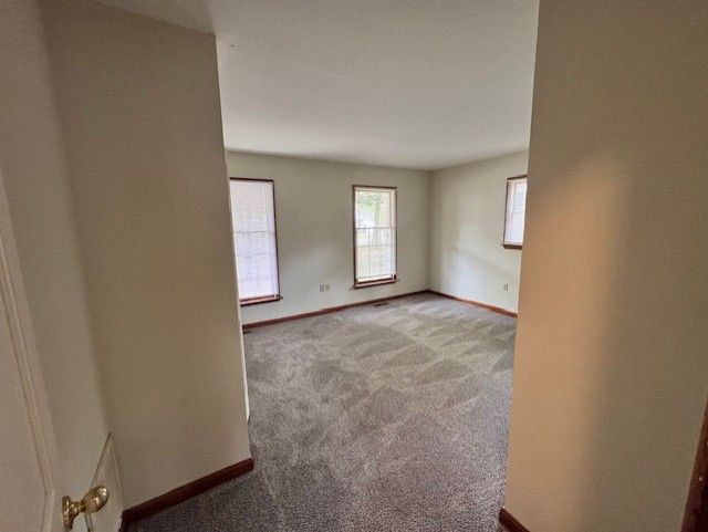 Building Photo - 7047 Maple Ct