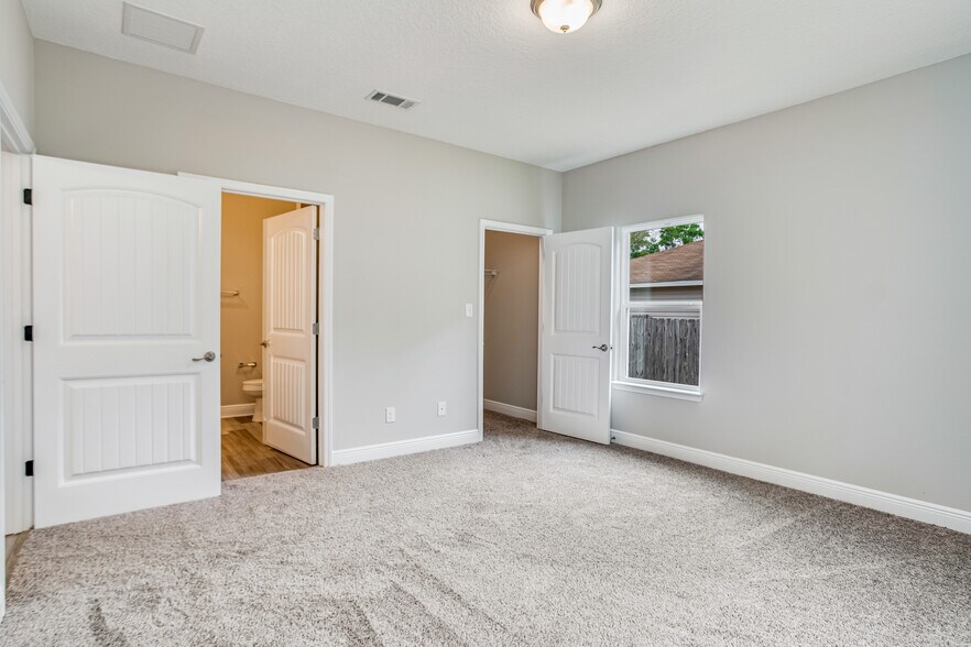Building Photo - 5940 Savannah Dr