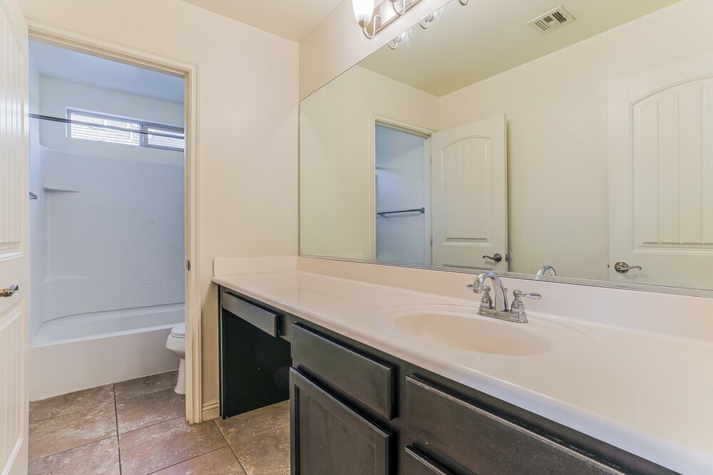 Building Photo - 5537 E Jaeger St