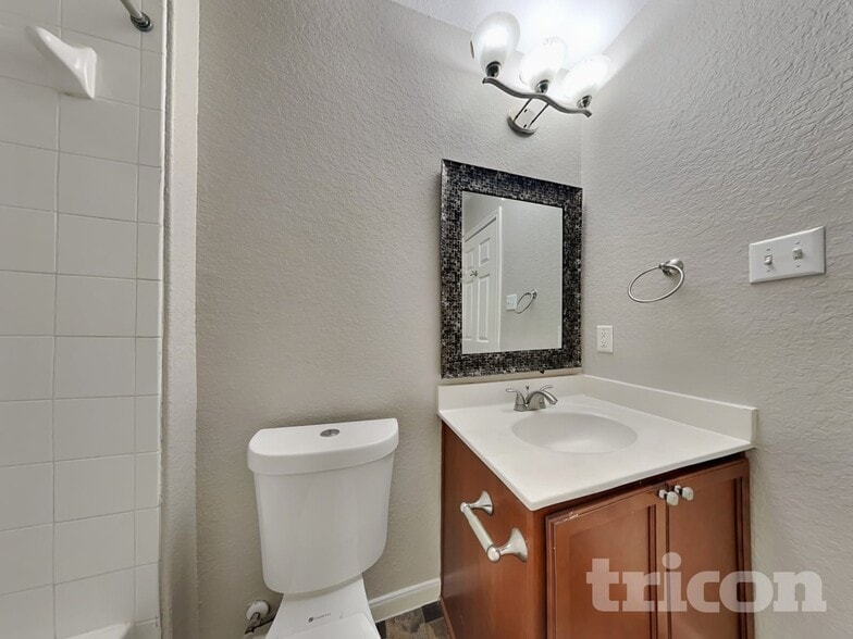Building Photo - 210 Teron Dr