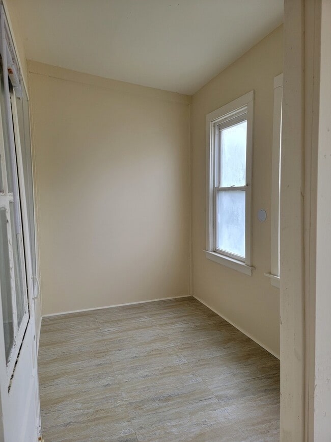 Building Photo - 6328 S St Lawrence Ave