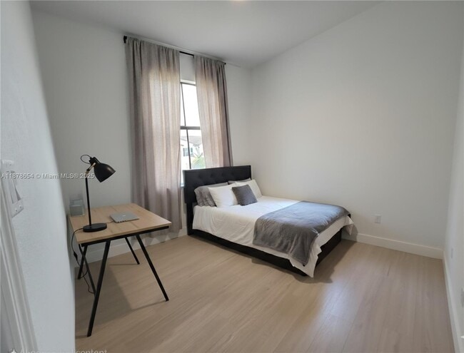 Building Photo - 23488 SW 129th Ave