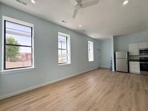 Building Photo - 517 Gillis St