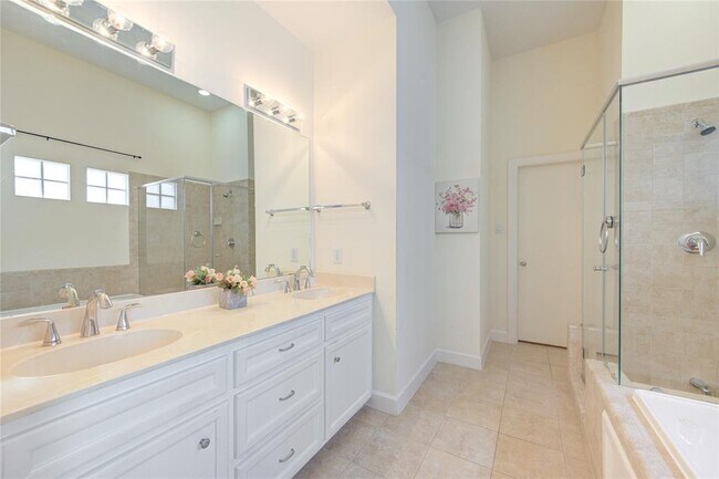 Building Photo - 11508 Main Cedar Dr