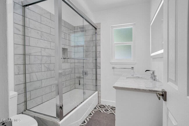 Building Photo - 1160 Alamos Dr