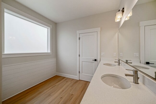 Building Photo - 3Bd/2Ba Single Story Home - Available Early March 2026!