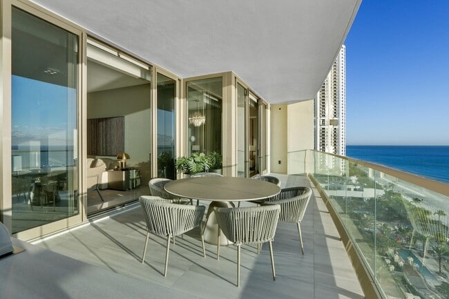 Building Photo - 17901 Collins Ave