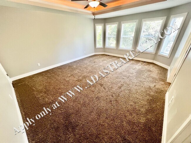 Building Photo - Beautiful Home in Independence-Available N...