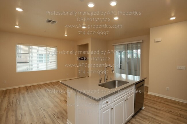 Building Photo - 1696 W Trapezoid Dr